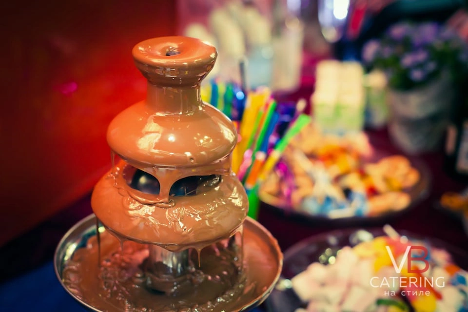 Фотография шоколадного фонтана на празднике
