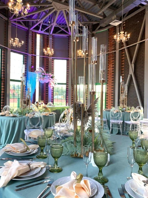 Фотография стилизации банкетного стола на свадьбу